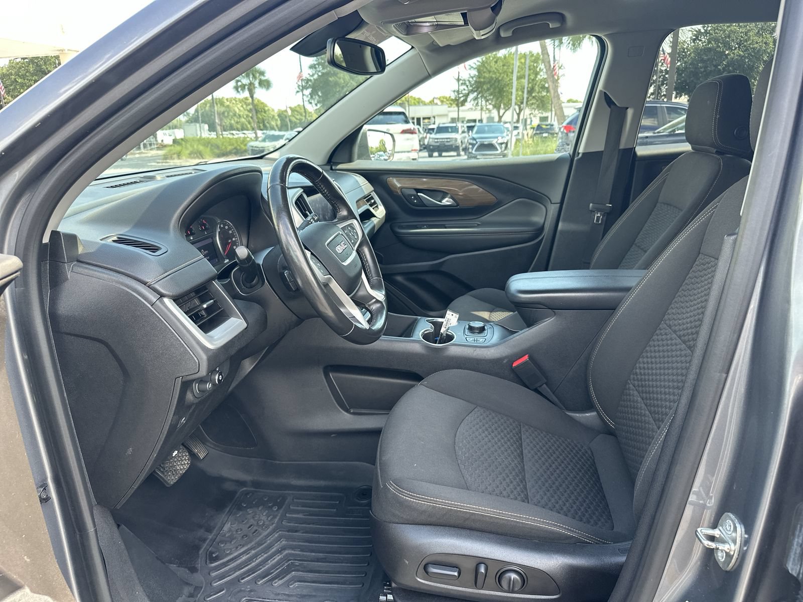 Used 2019 GMC Terrain SLE w/ Driver Convenience Package FWD image 16