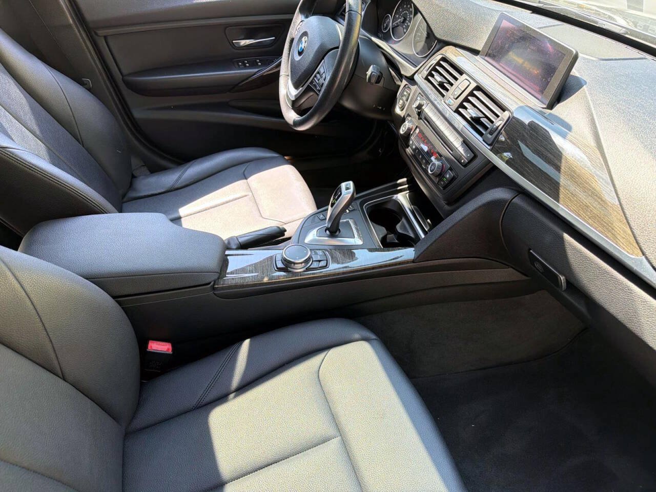 Used 2015 BMW 328i xDrive Sedan AWD/4WD image 8