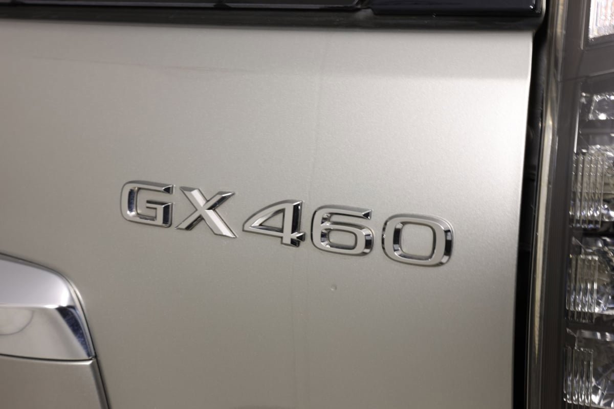 Used 2023 Lexus GX 460 Premium w/ Accessory Package AWD/4WD image 17