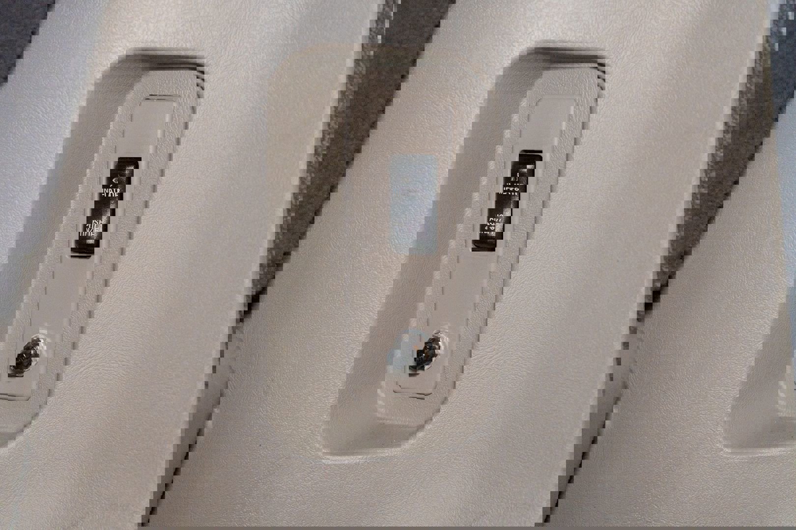 Used 2003 HUMMER H2 w/ Preferred Equipment Group image 36