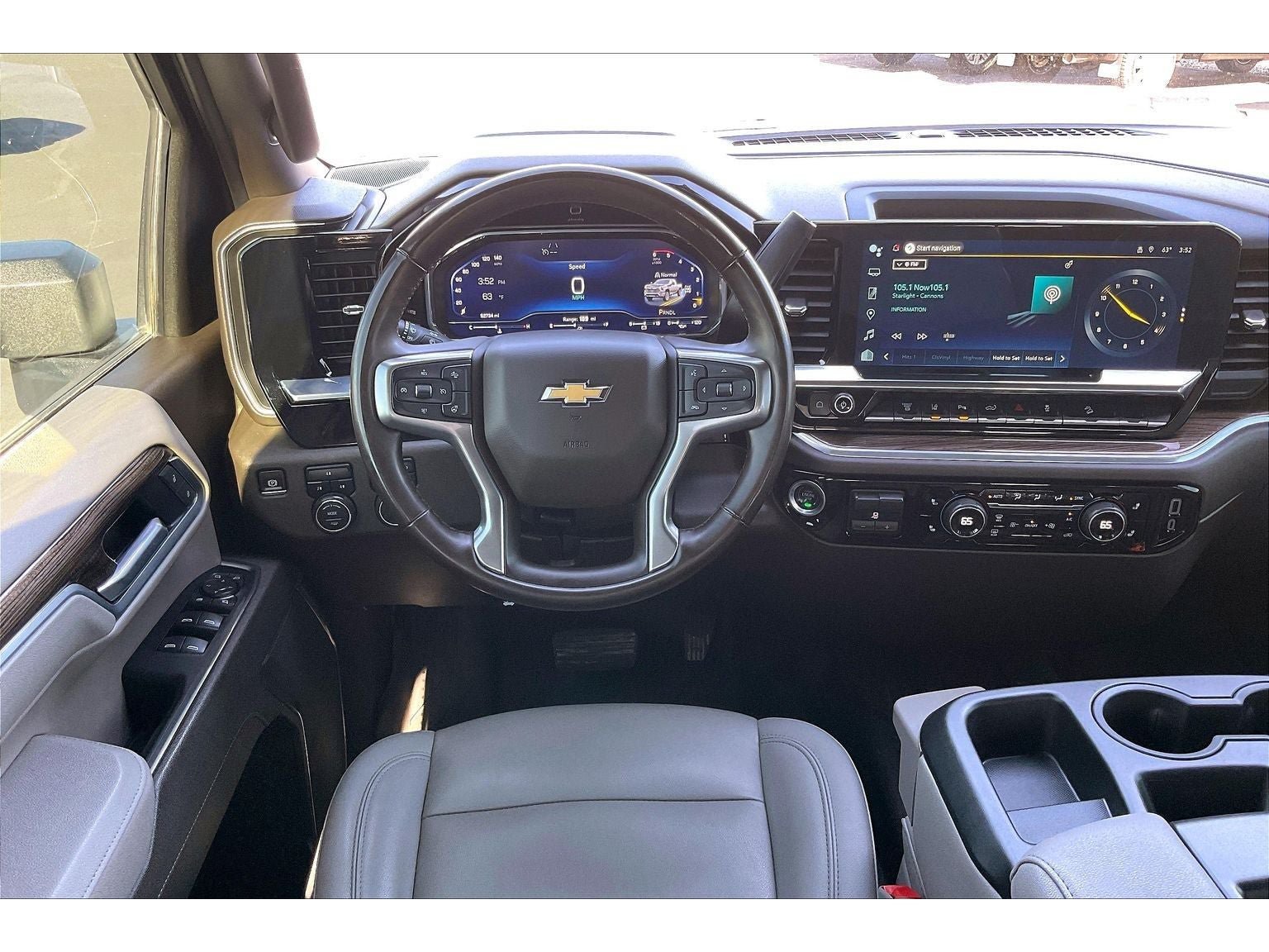 Used 2025 Chevrolet Silverado 3500 LT w/ Safety Package AWD/4WD image 5