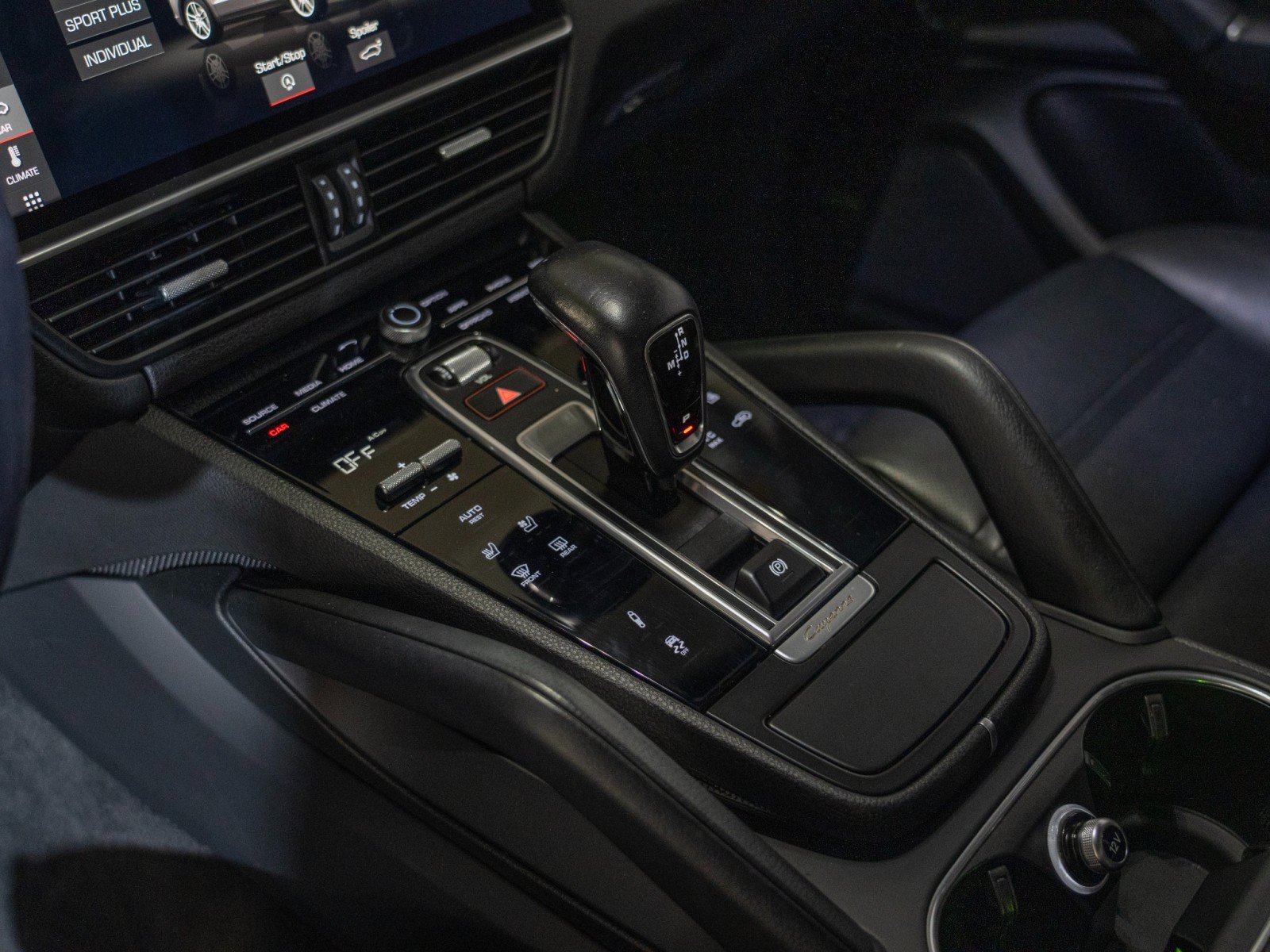 Certified 2021 Porsche Cayenne Coupe AWD/4WD image 21