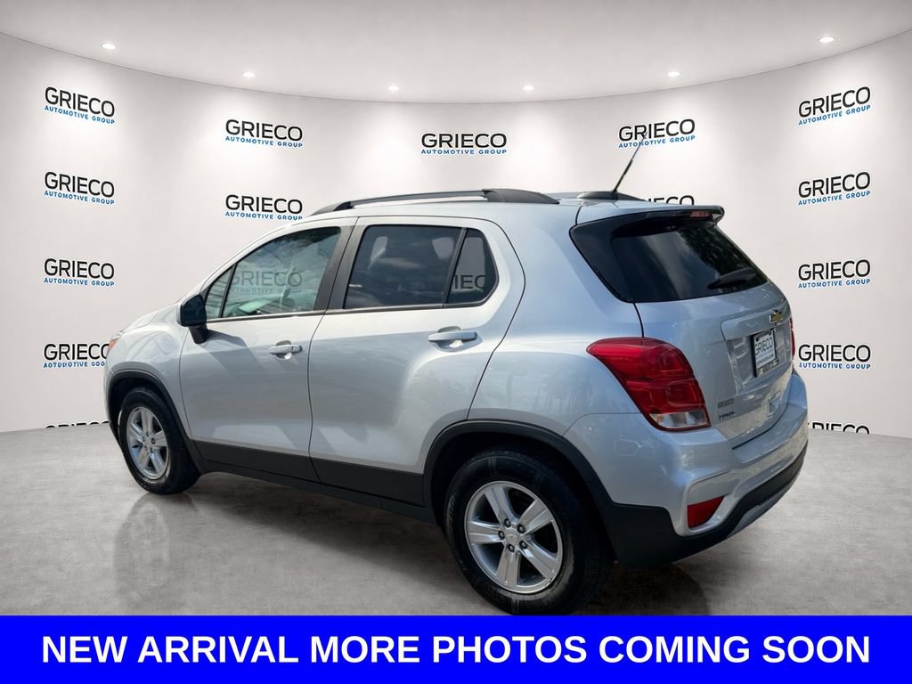 Used 2022 Chevrolet Trax LT w/ LT Convenience Package FWD image 5