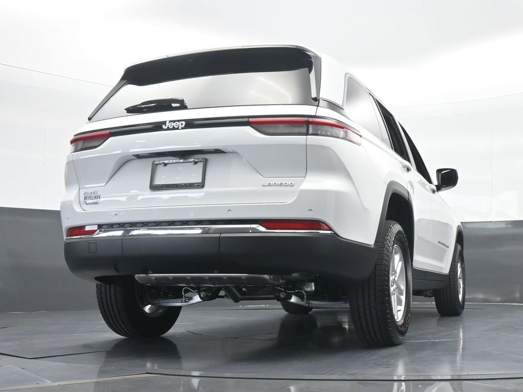 Used 2025 Jeep Grand Cherokee Laredo image 56