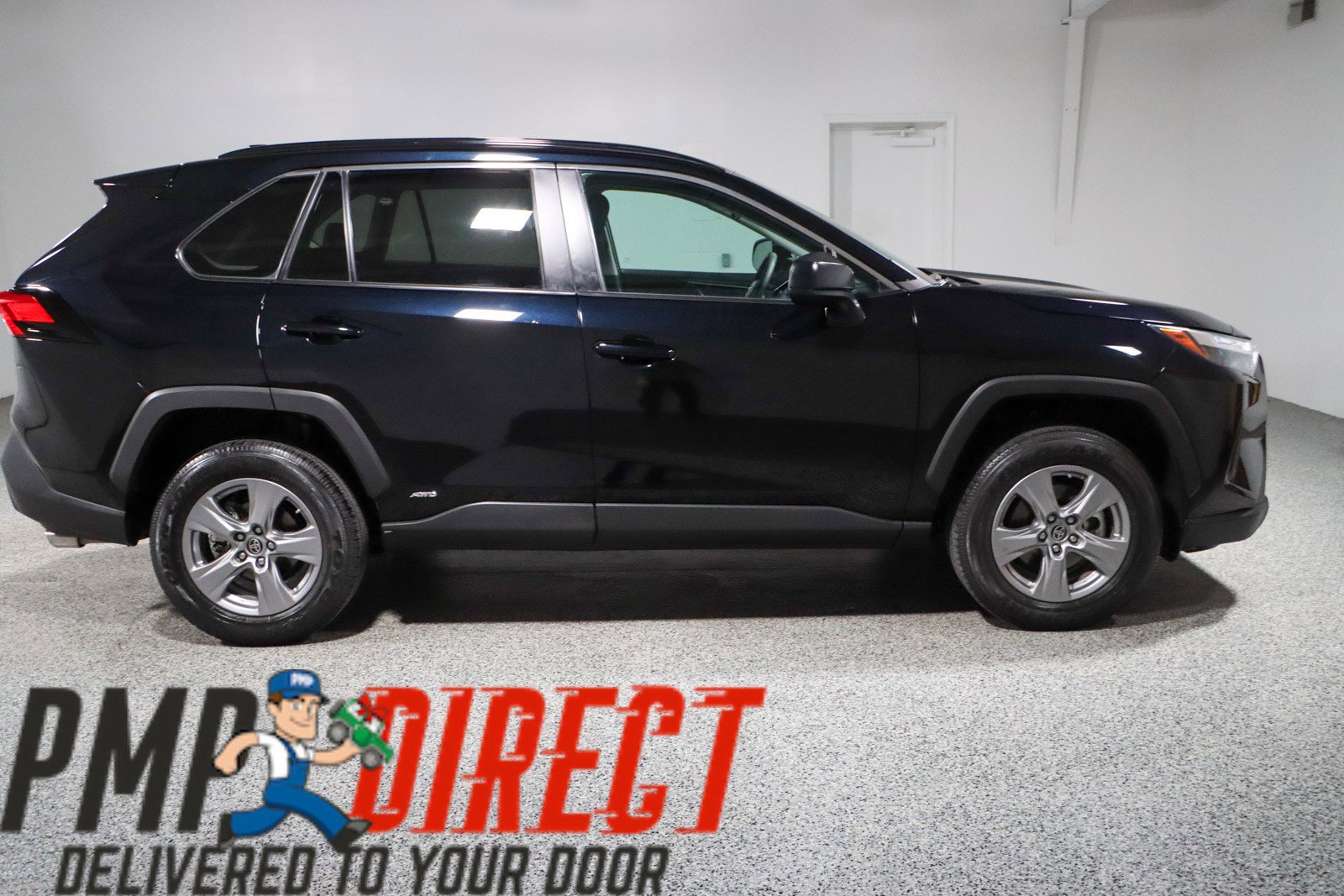 Used 2023 Toyota RAV4 LE AWD/4WD image 6