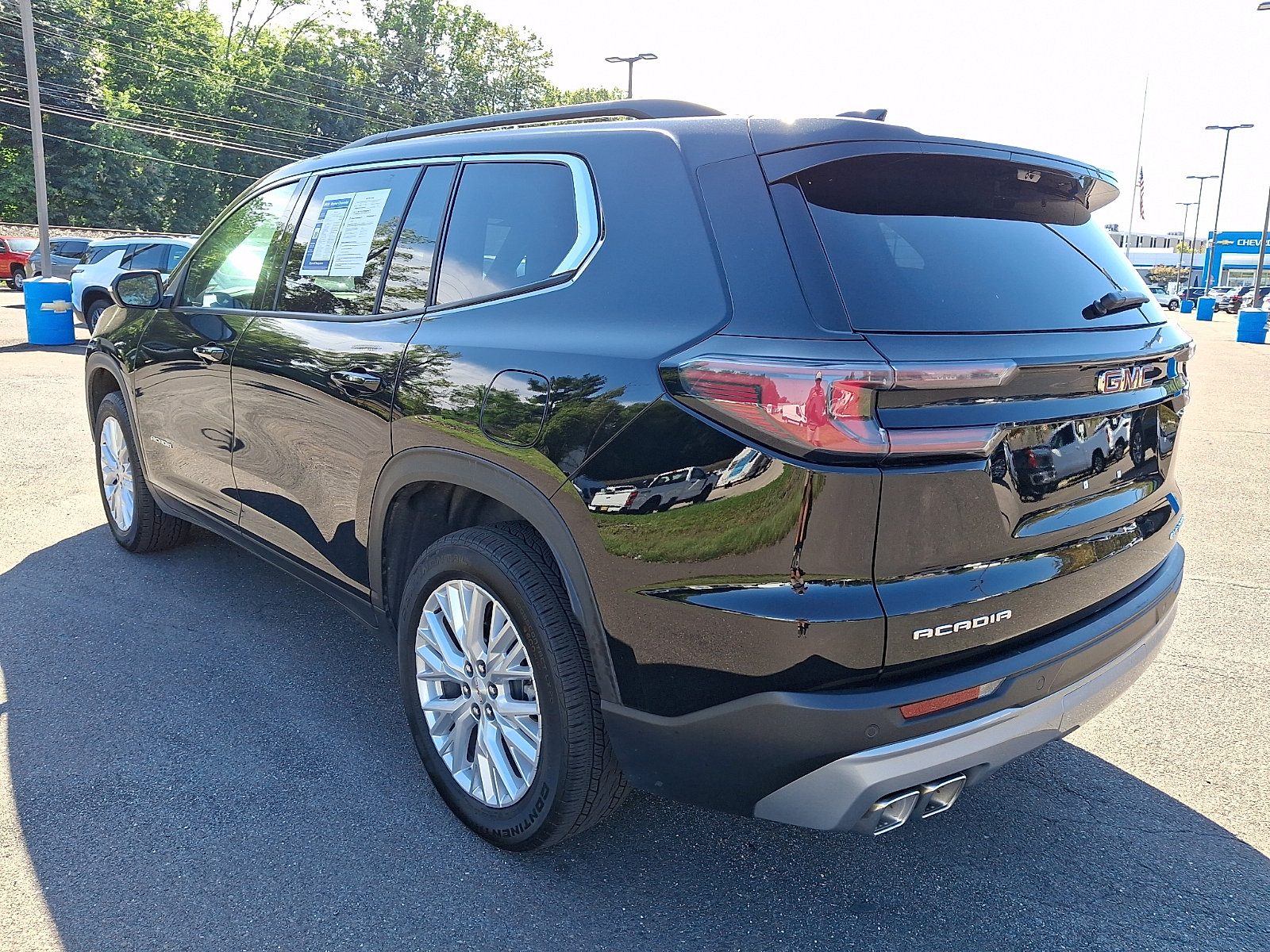 Used 2026 GMC Acadia Elevation w/ Elevation Premium Package FWD image 4