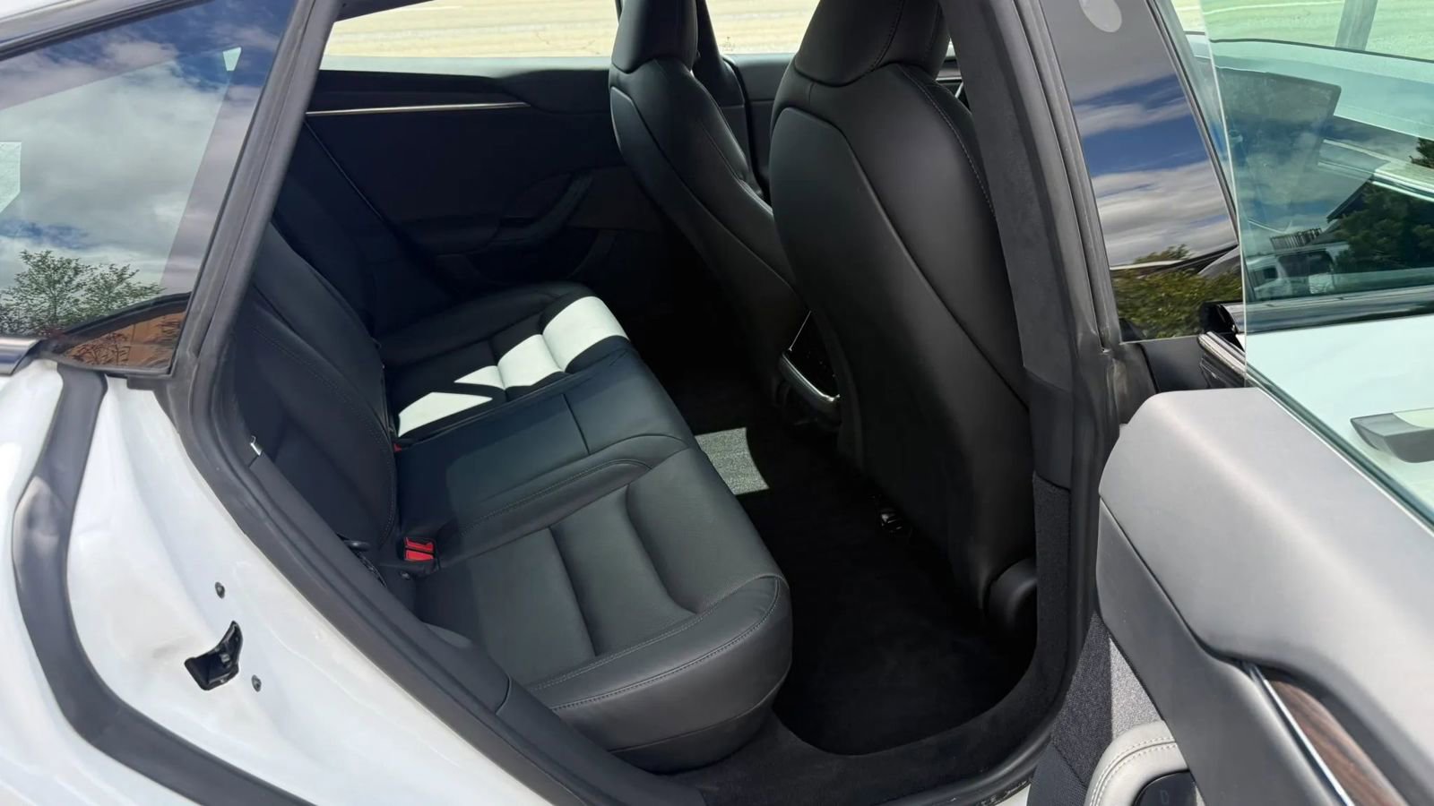 Used 2022 Tesla Model S Standard Range AWD/4WD image 12