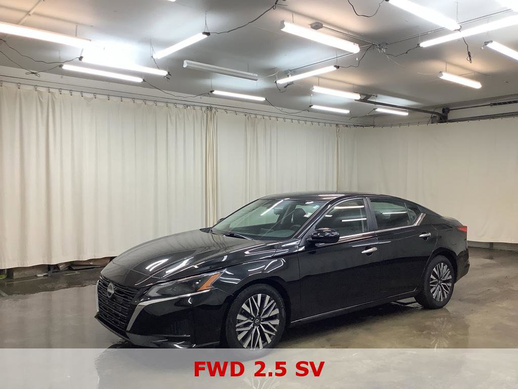 Used 2024 Nissan Altima 2.5 SV image 1