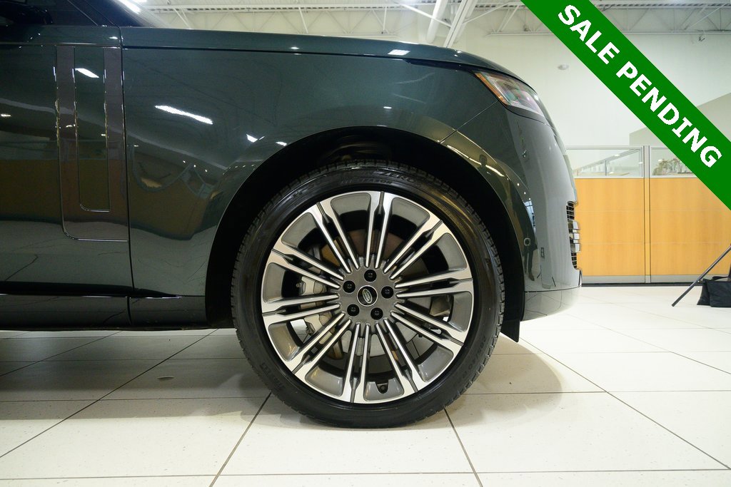 Used 2023 Land Rover Range Rover SE image 9
