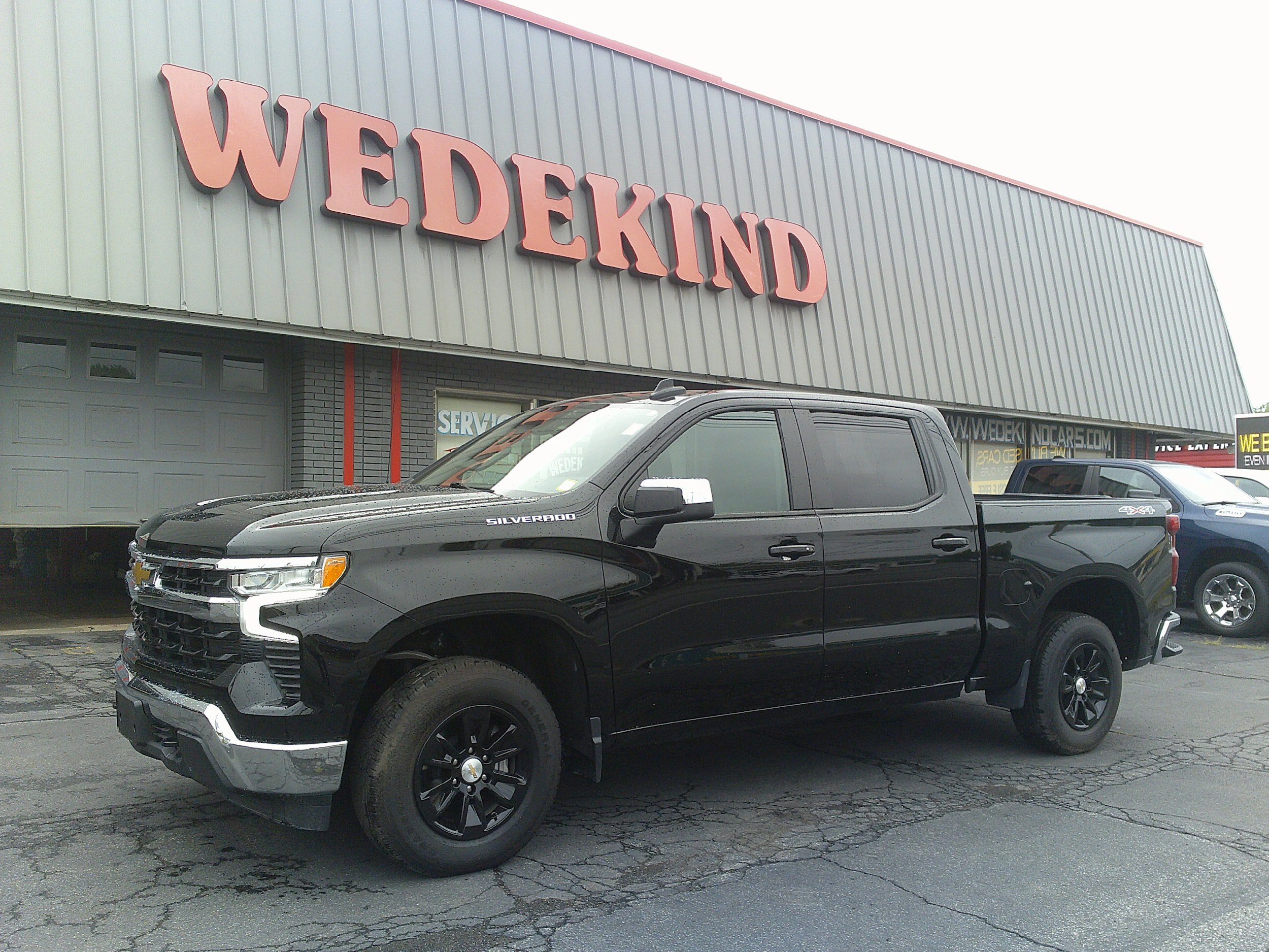 Used 2026 Chevrolet Silverado 1500 LT AWD/4WD image 1