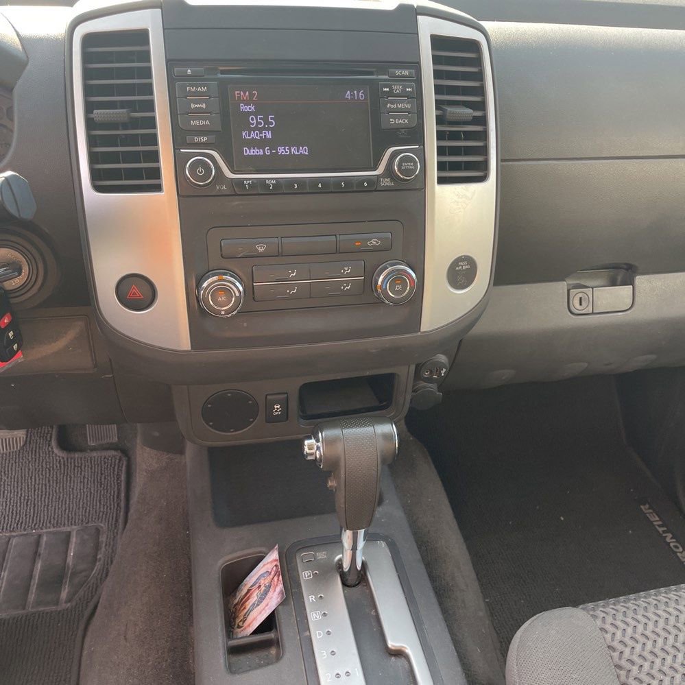 Used 2017 Nissan Frontier SV image 17