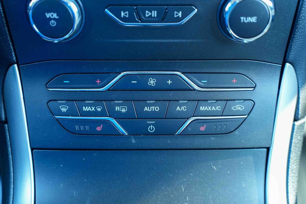 Used 2020 Ford Edge SEL w/ Convenience Package AWD/4WD image 39