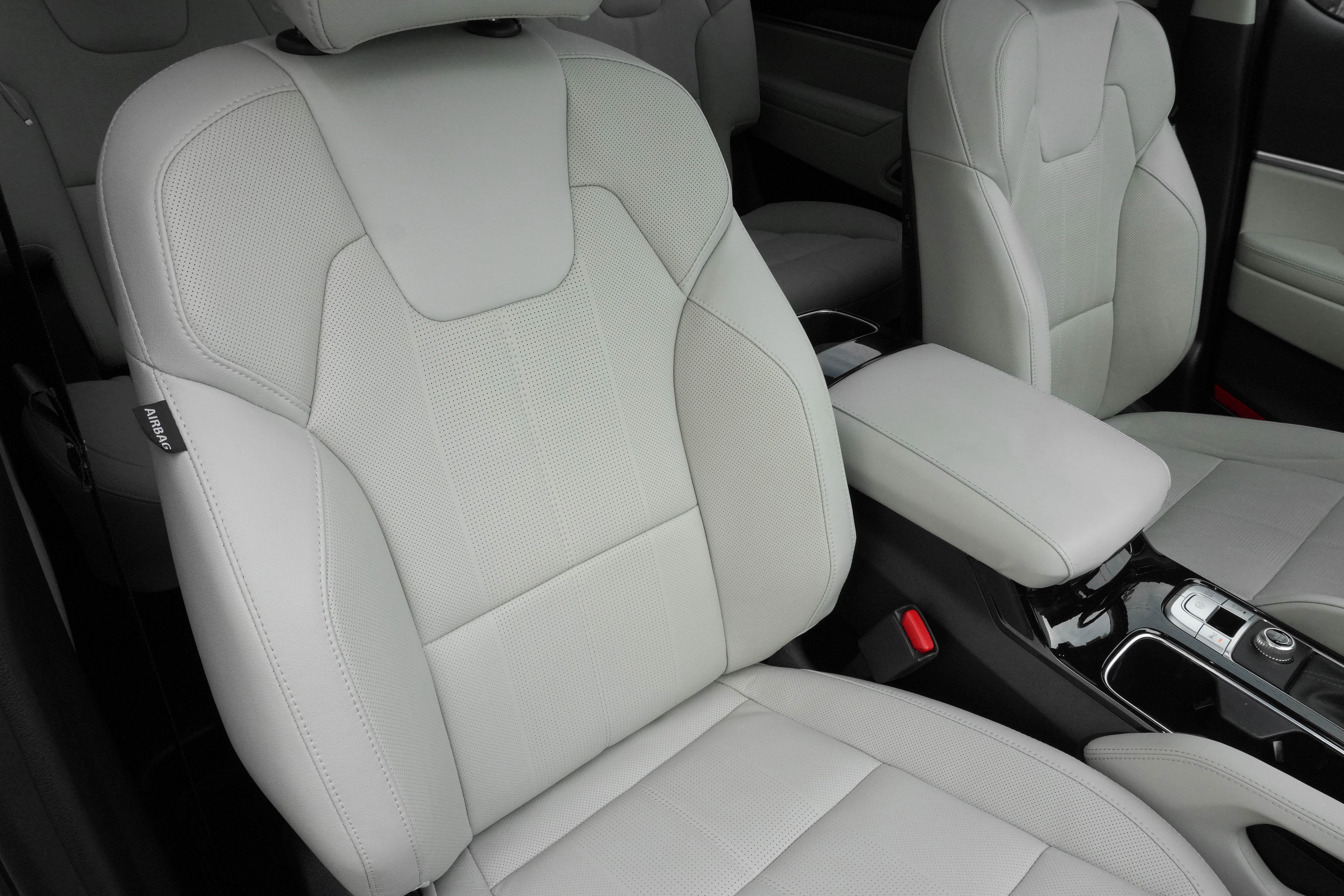 Used 2025 Kia Telluride EX w/ EX Captain's Chair Package image 14