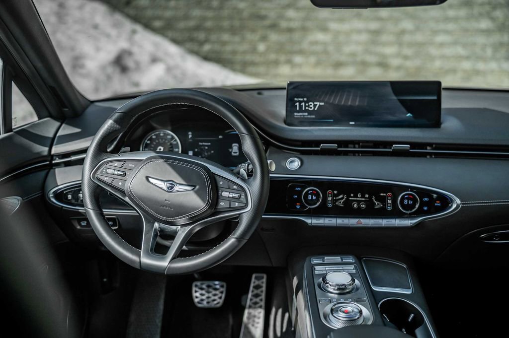 Used 2025 Genesis GV70 3.5T Sport image 24