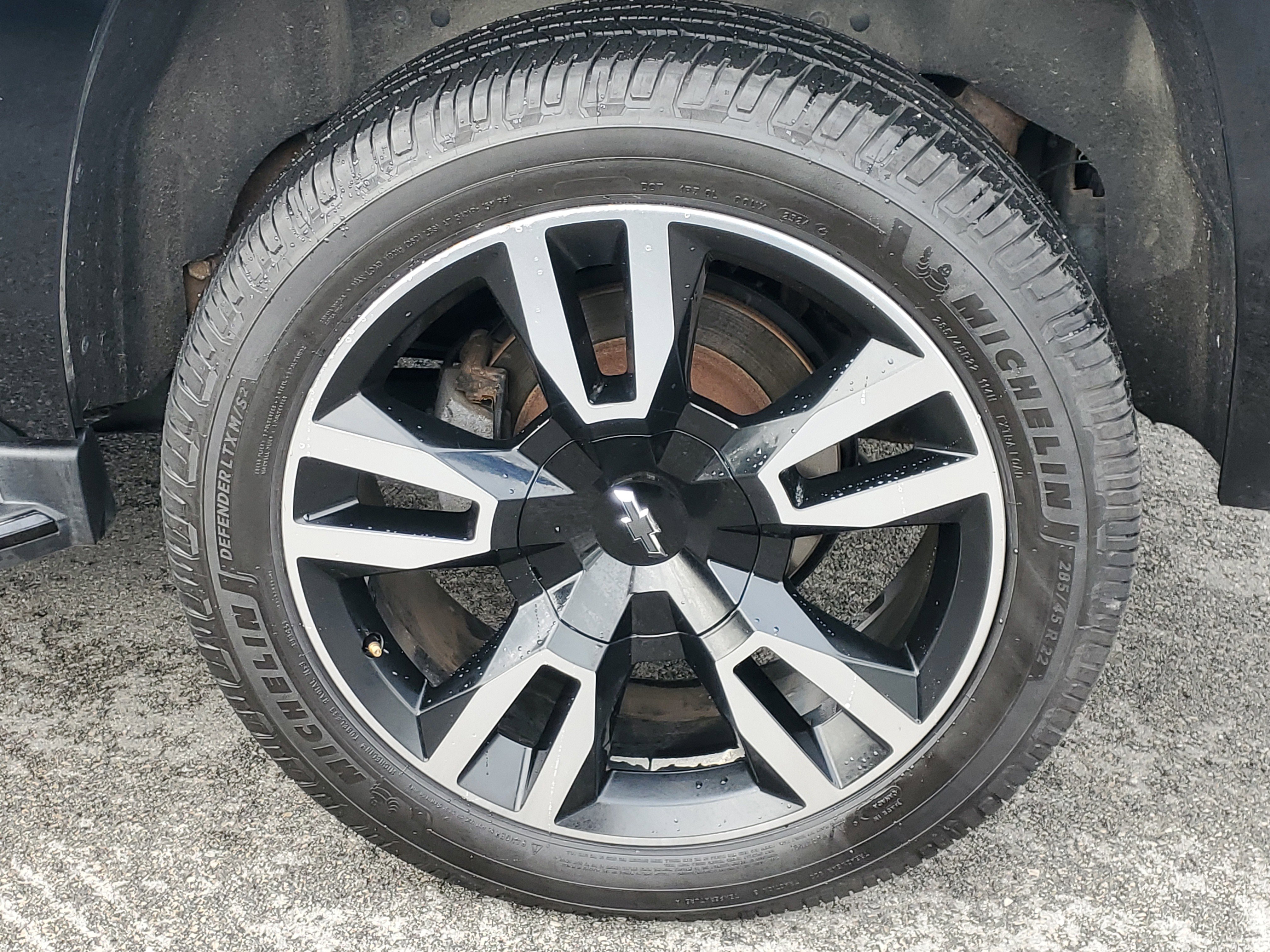 Used 2019 Chevrolet Tahoe LT w/ RST Edition AWD/4WD image 5