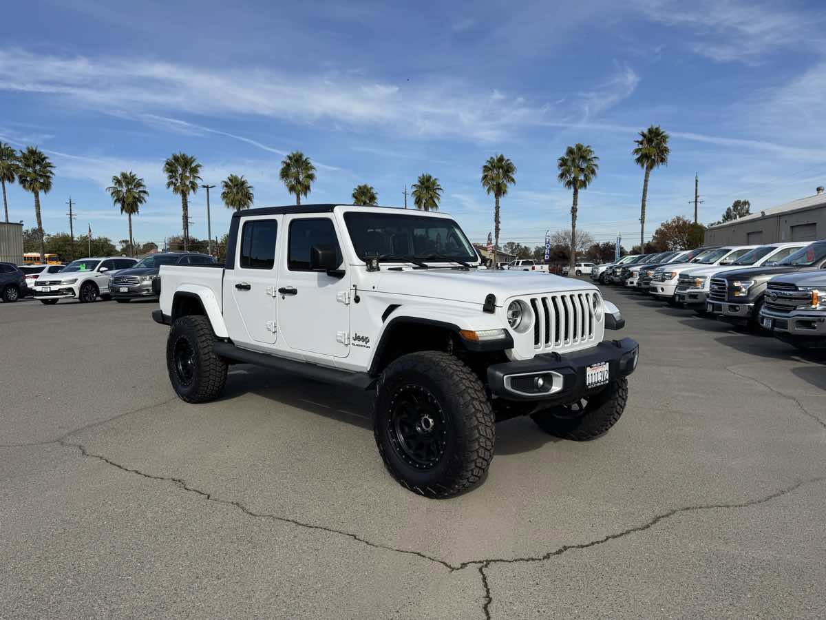 Used 2020 Jeep Gladiator Overland image 2
