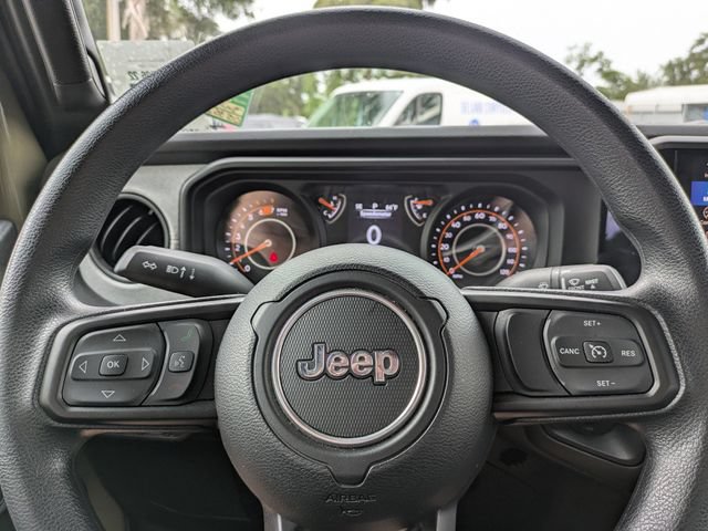 Used 2025 Jeep Wrangler Sport AWD/4WD image 33
