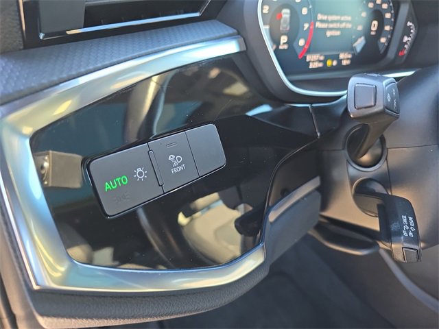 Used 2023 Audi Q3 2.0T Premium image 29