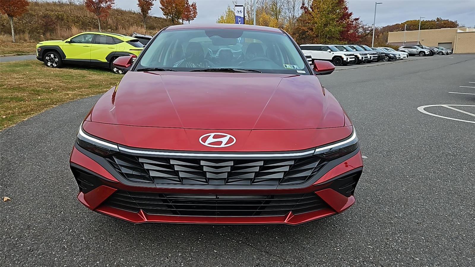 New 2025 Hyundai Elantra SE image 2