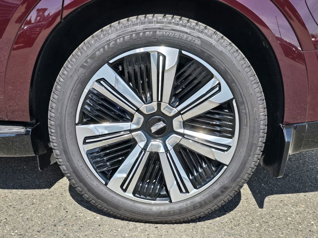 New 2025 Cadillac Escalade IQ Luxury 2 image 15