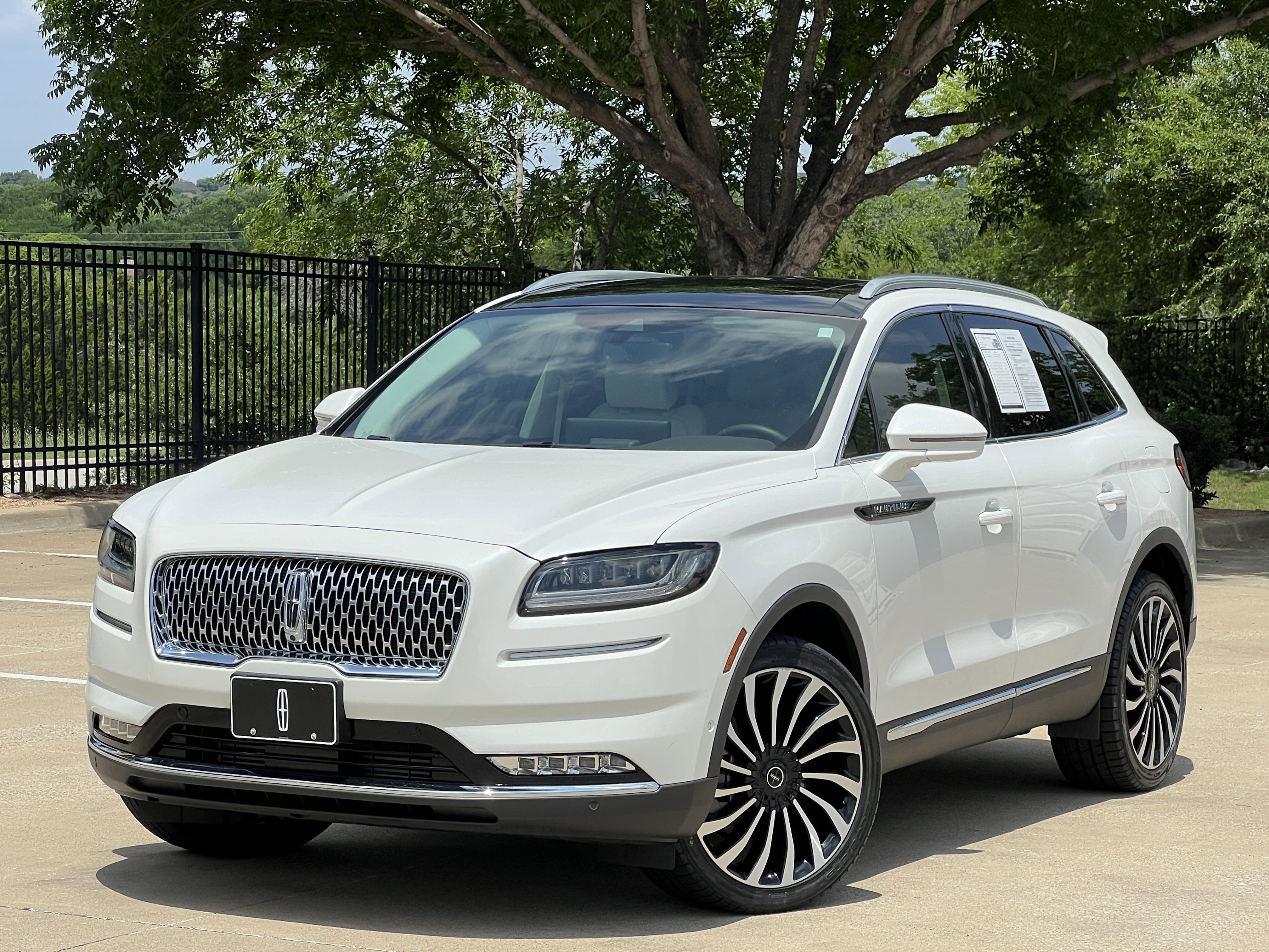 Certified 2022 Lincoln Nautilus Black Label AWD/4WD image 1