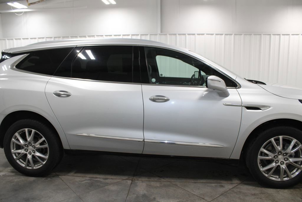 Used 2022 Buick Enclave Premium image 11