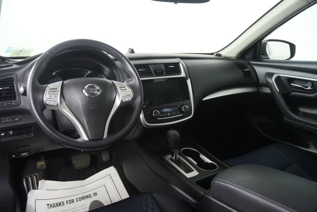 Used 2016 Nissan Altima 2.5 SV w/ Convenience Package FWD image 14