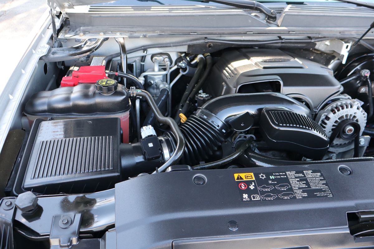 Used 2013 Chevrolet Suburban LT image 38