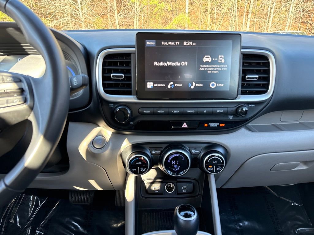 Used 2025 Hyundai Venue SEL image 23