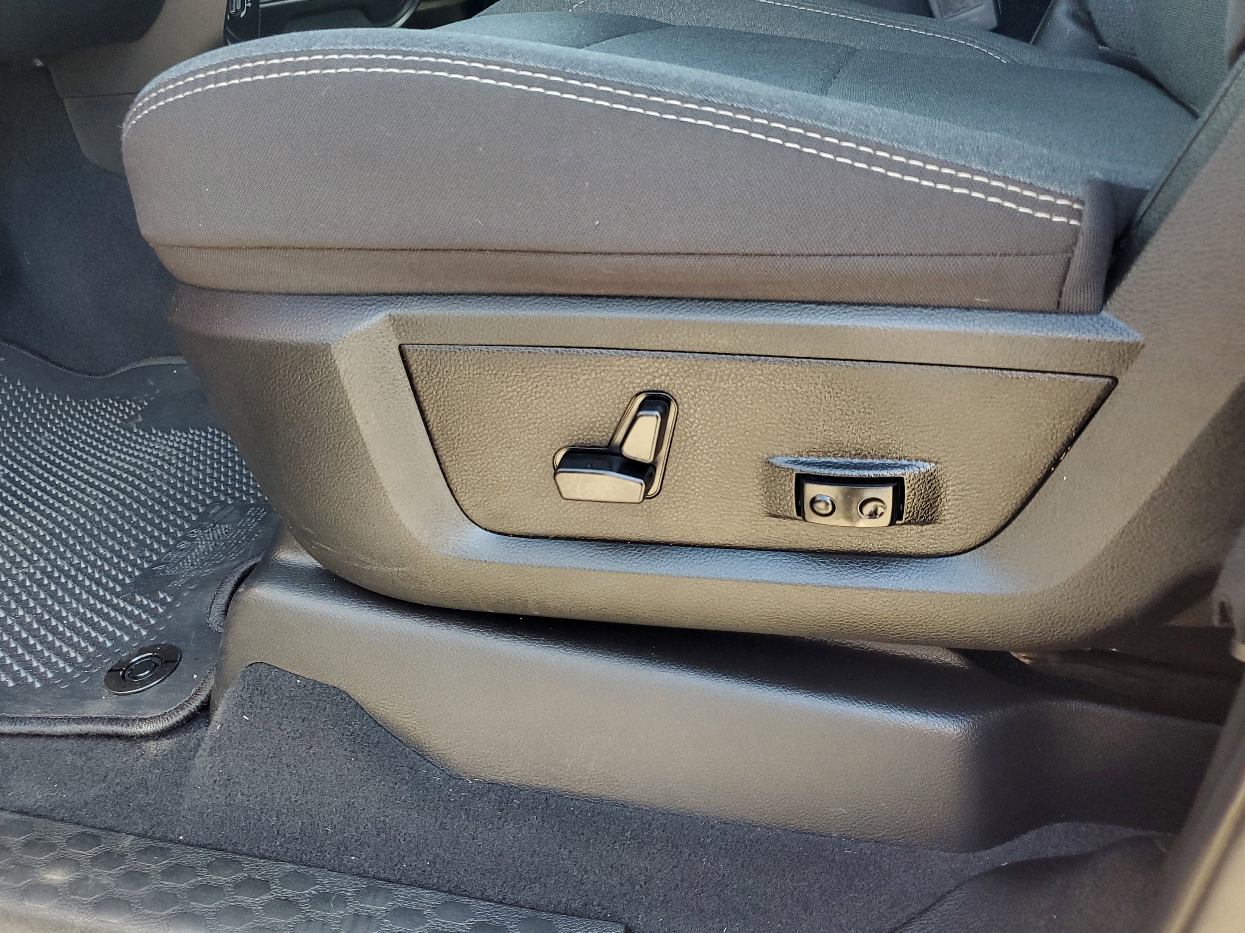 Used 2024 RAM 2500 Big Horn w/ Night Edition image 9