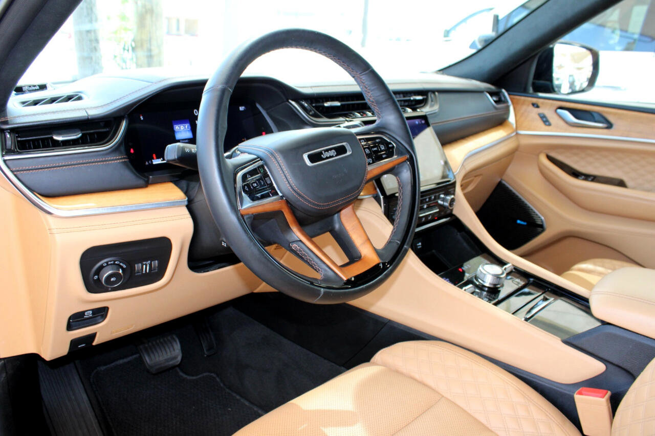 Used 2021 Jeep Grand Cherokee L Summit image 17