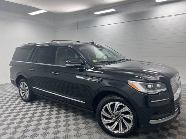 Used 2023 Lincoln Navigator L Reserve AWD/4WD image 4