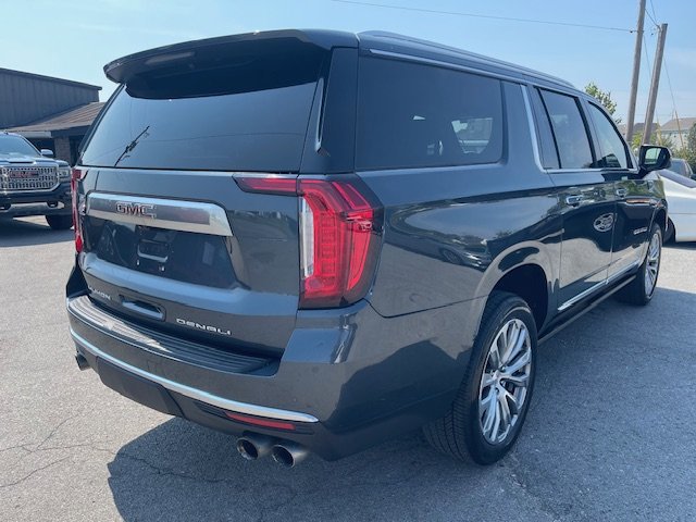 Used 2021 GMC Yukon XL Denali w/ Denali Premium Package image 5