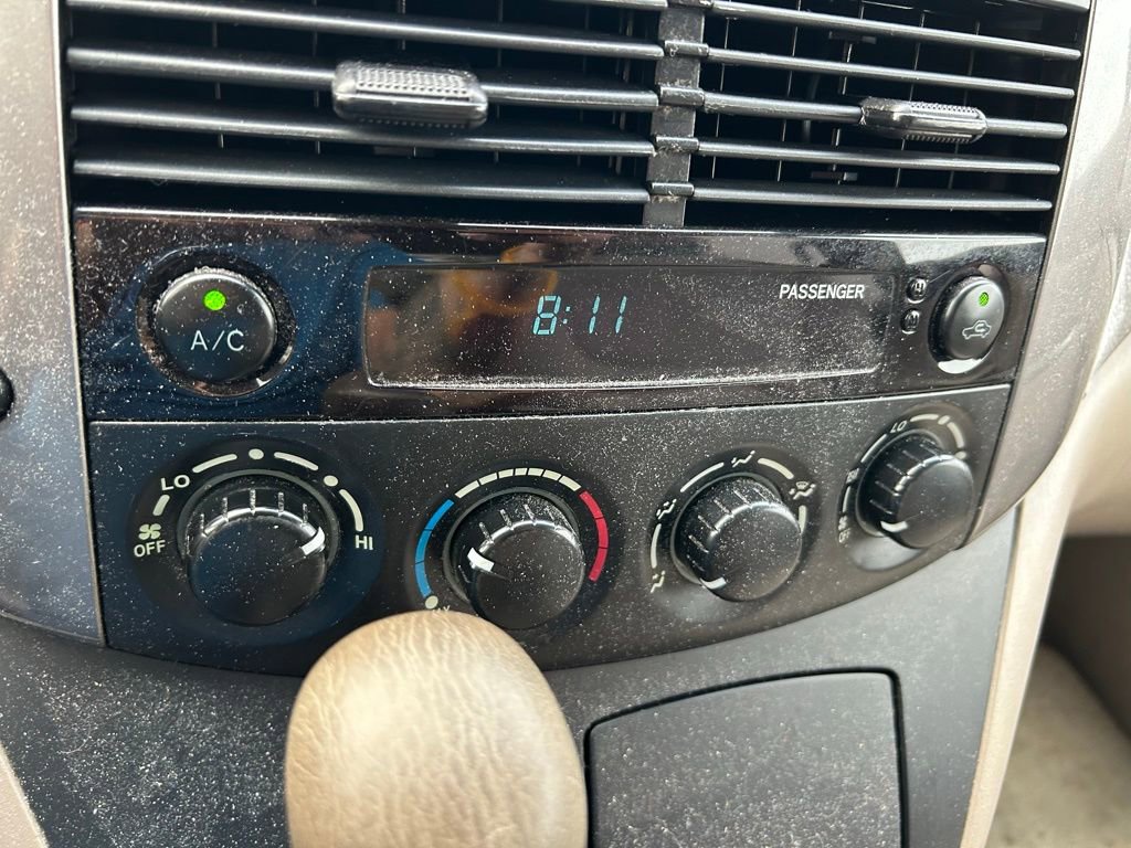 Used 2008 Toyota Sienna LE image 25