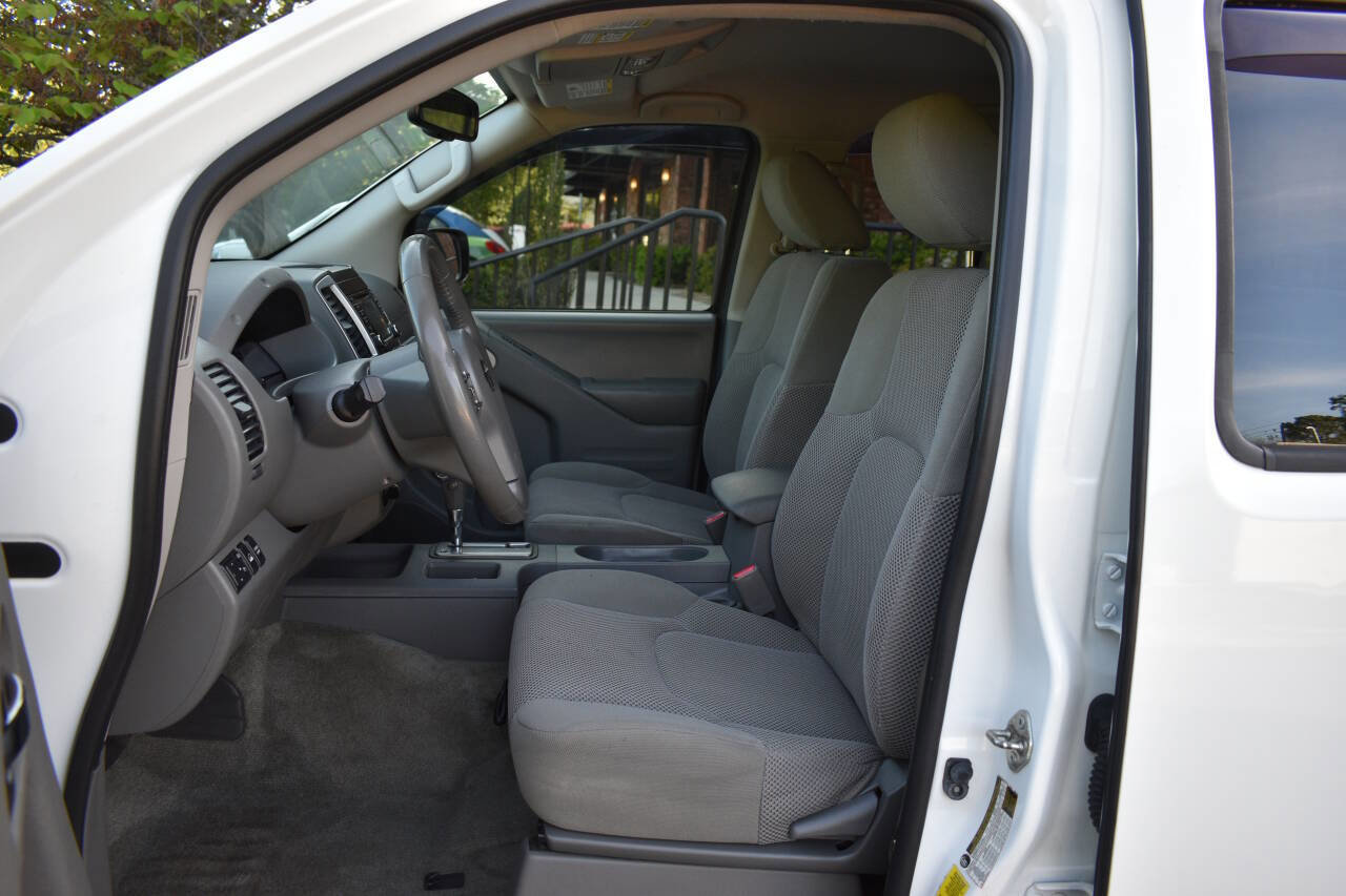 Used 2018 Nissan Frontier SV w/ Value Truck Package AWD/4WD image 8