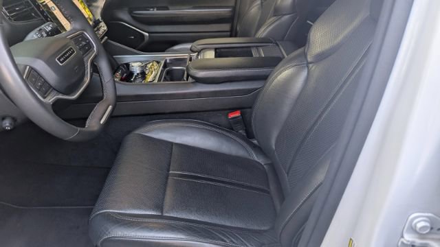 Used 2023 Jeep Wagoneer L Series II image 17