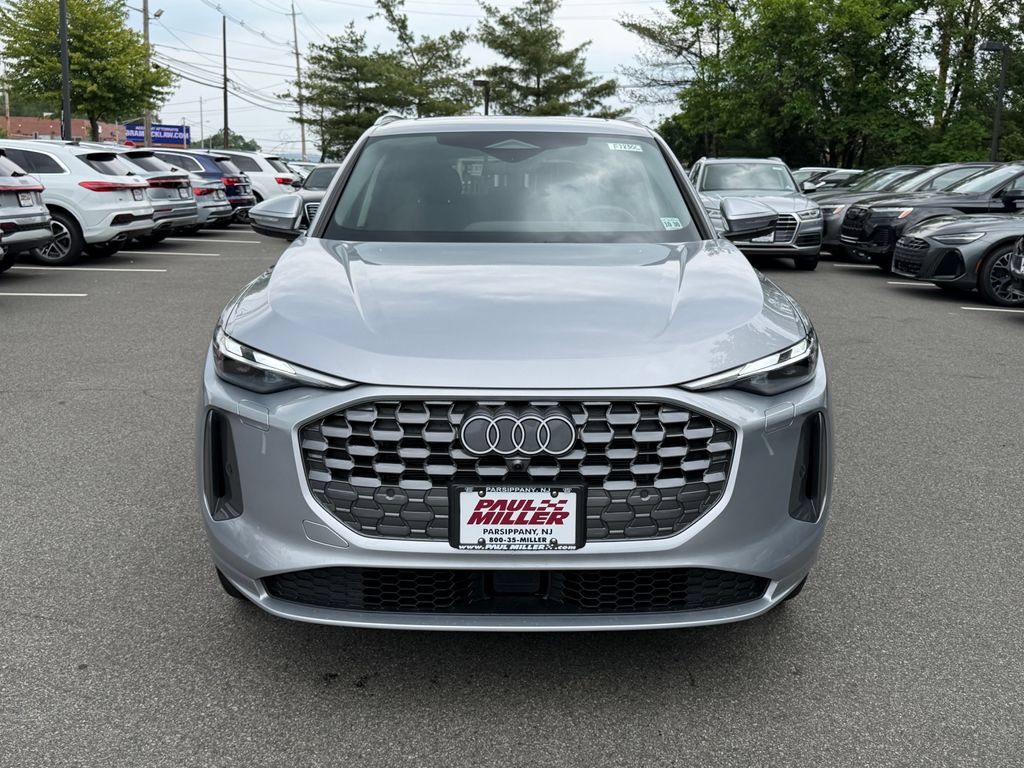 Used 2025 Audi Q5 Premium w/ Convenience Package AWD/4WD image 2