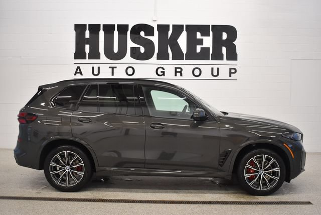 New 2026 BMW X5 xDrive40i w/ M Sport Package AWD/4WD image 2