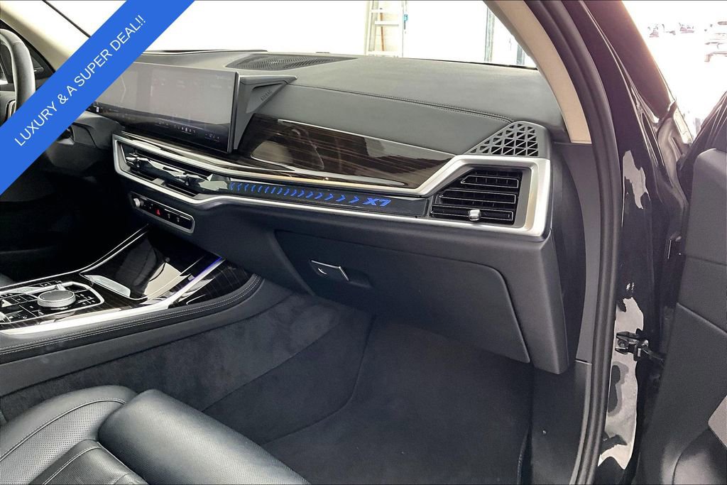 Used 2025 BMW X7 xDrive40i image 22