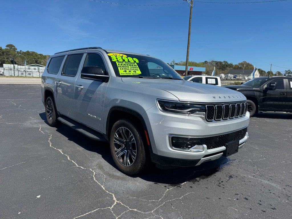 Used 2024 Jeep Wagoneer L Series II w/ Flexible Seating Group image 7