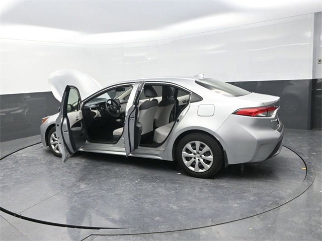 Used 2022 Toyota Corolla LE image 39