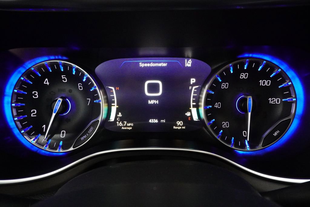 Used 2024 Chrysler Pacifica Pinnacle w/ Trailer Tow Group image 11