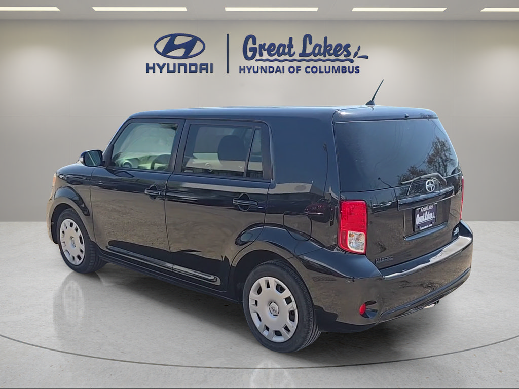 Used 2015 Scion xB FWD image 3