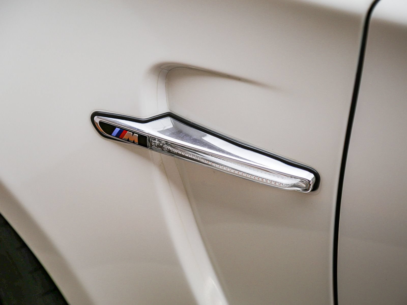 Used 2011 BMW 1 Series M RWD image 16