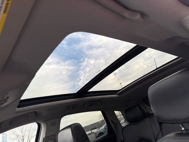 Used 2010 Cadillac SRX Luxury image 25