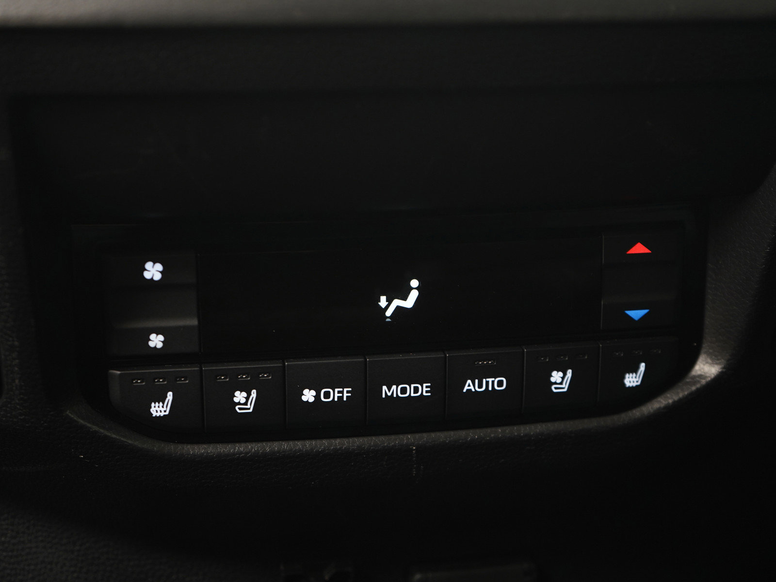 Used 2025 Toyota Sequoia Platinum AWD/4WD image 26