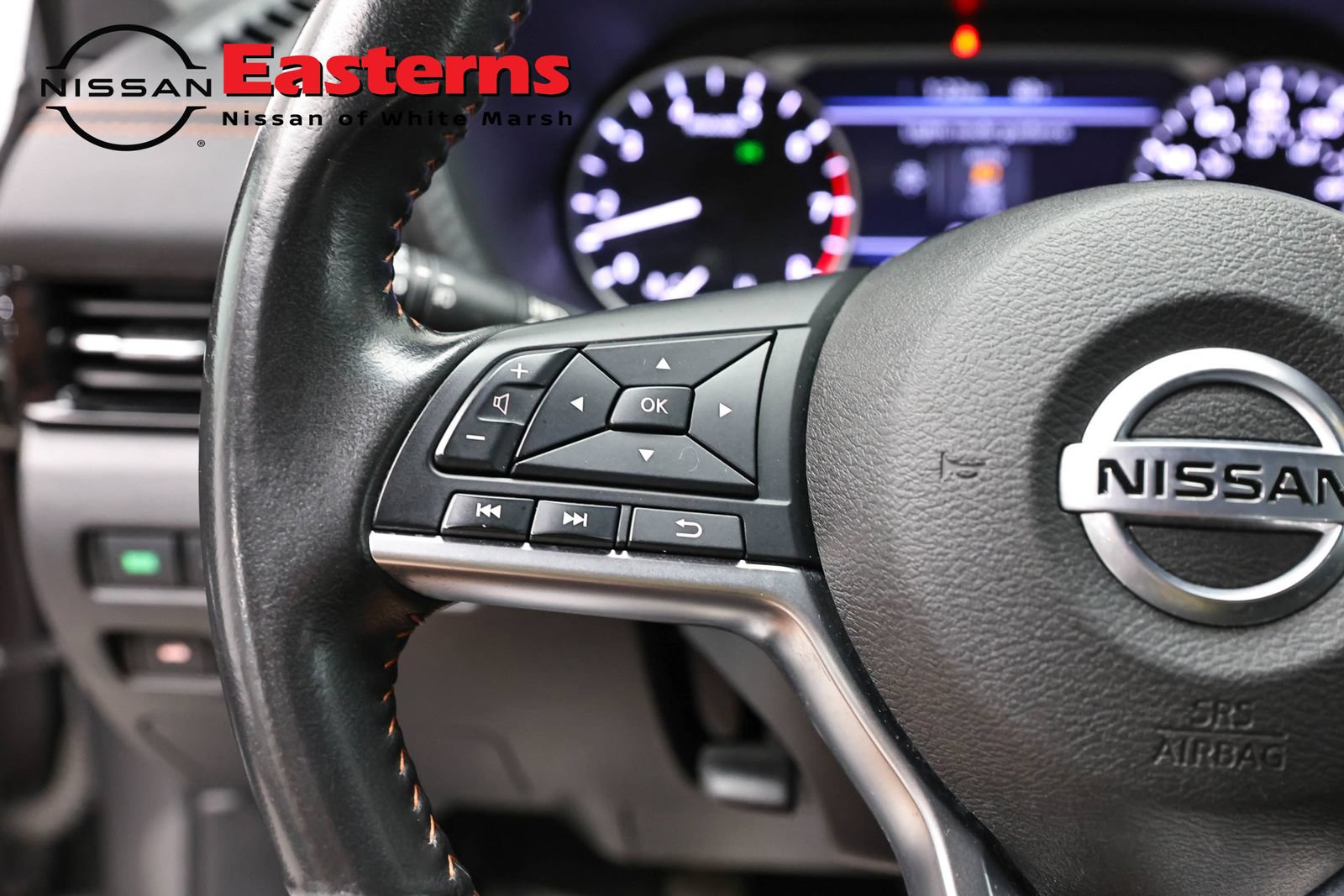 Used 2023 Nissan Sentra SR w/ Midnight Edition Package FWD image 15