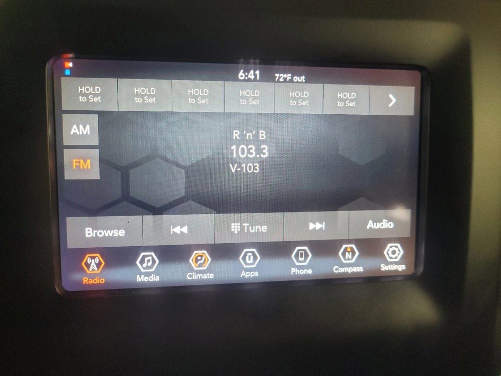 Used 2019 Jeep Cherokee Latitude w/ Popular Appearance Group FWD image 25