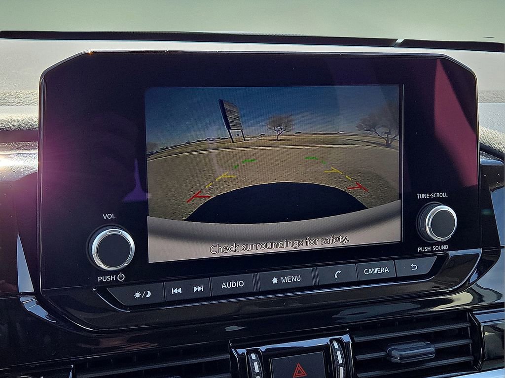 Used 2025 Nissan Pathfinder SV AWD/4WD image 28