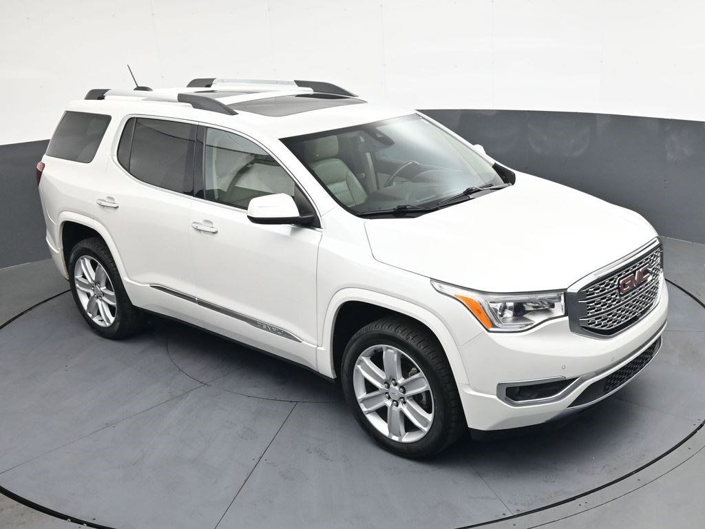 Used 2019 GMC Acadia Denali w/ Technology Package FWD image 19